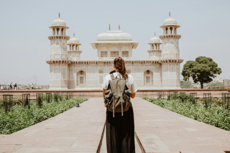 Solo travel safety tips: a woman travelling alone